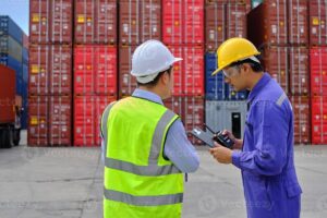 What is a customs broker in the Philippines